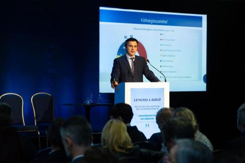 XXXV. Szakmai program