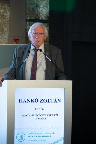 Előadók